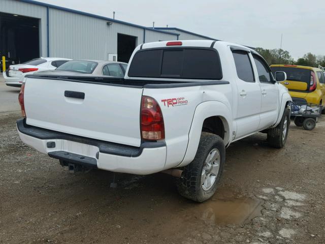 5TEJU62N76Z264085 - 2006 TOYOTA TACOMA DOU WHITE photo 4