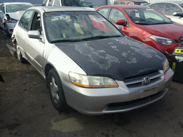 1HGCG1655WA024915 - 1998 HONDA ACCORD EX SILVER photo 1