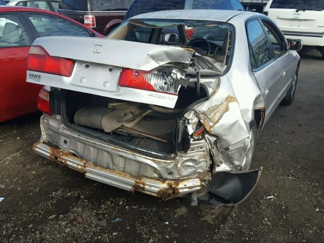 1HGCG1655WA024915 - 1998 HONDA ACCORD EX SILVER photo 4