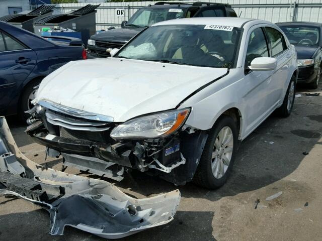 1C3CCBBB8DN539719 - 2013 CHRYSLER 200 WHITE photo 2