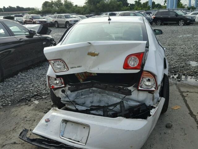 1G1ZB5EB8AF249291 - 2010 CHEVROLET MALIBU LS 白色 照片 9
