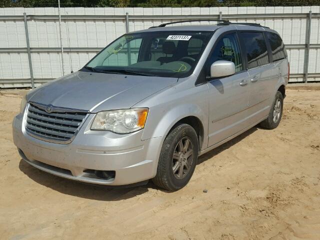 2A4RR5D11AR203896 - 2010 CHRYSLER TOWN & COU SILVER photo 2