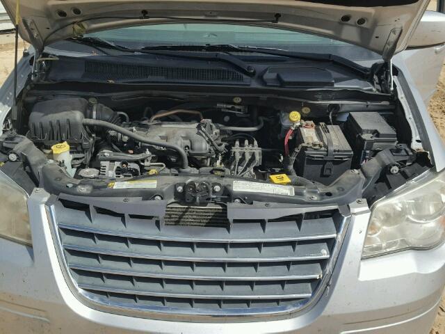 2A4RR5D11AR203896 - 2010 CHRYSLER TOWN & COU SILVER photo 7