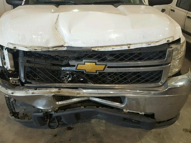 1GC2CVCG1DZ383891 - 2013 CHEVROLET SILVERADO WHITE photo 7