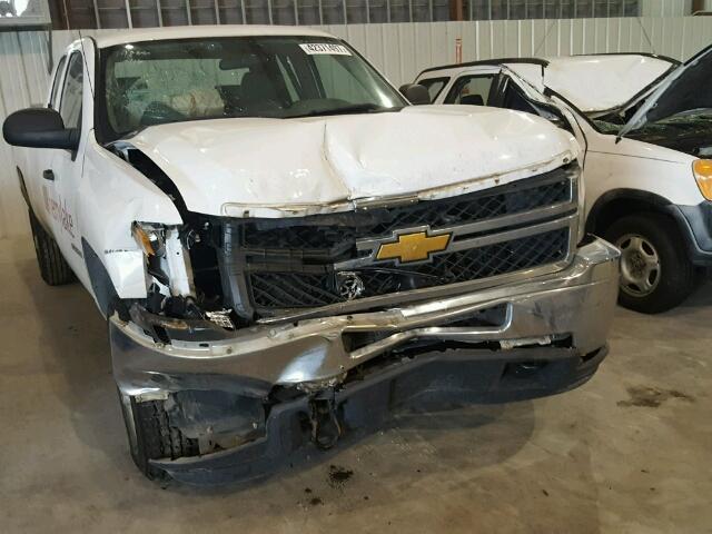 1GC2CVCG1DZ383891 - 2013 CHEVROLET SILVERADO WHITE photo 9