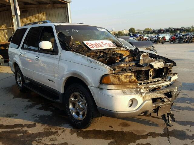 5LMFU28A6YLJ26079 - 2000 LINCOLN NAVIGATOR WHITE photo 1