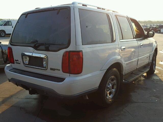 5LMFU28A6YLJ26079 - 2000 LINCOLN NAVIGATOR WHITE photo 4