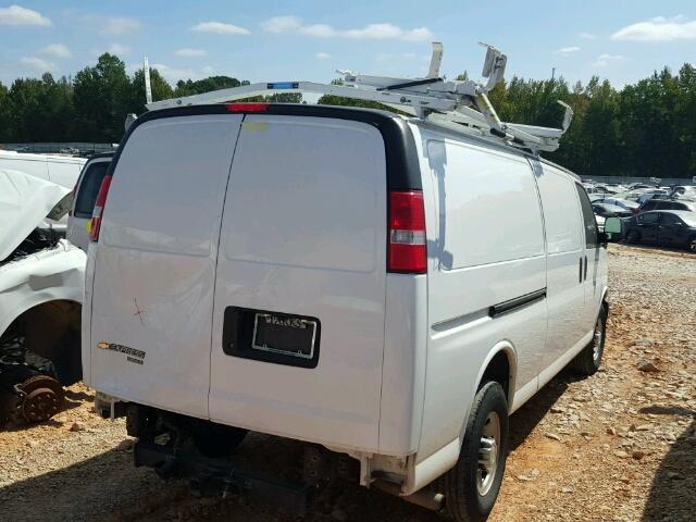 1GCWGBFG7G1175677 - 2016 CHEVROLET EXPRESS G2 WHITE photo 4