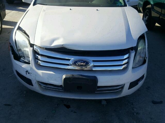 3FAHP07Z98R227966 - 2008 FORD FUSION SE WHITE photo 9