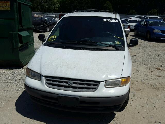 2C4FJ25B5YR892826 - 2000 CHRYSLER VOYAGER WHITE photo 9