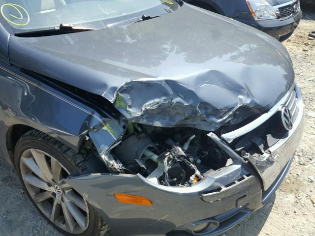 WVWDB71F67V026767 - 2007 VOLKSWAGEN EOS 3.2L S GRAY photo 9