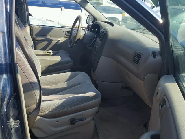 1C4GJ25372B519452 - 2002 CHRYSLER VOYAGER GRAY photo 5