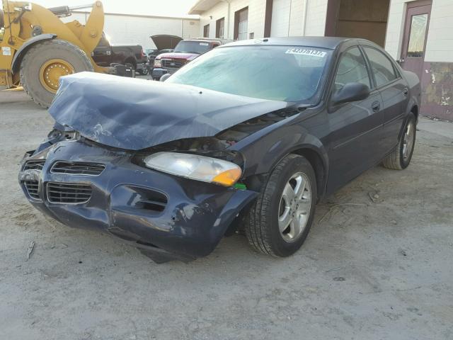 1B3EL46X72N271962 - 2002 DODGE STRATUS SE BLUE photo 2