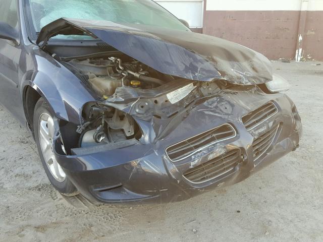 1B3EL46X72N271962 - 2002 DODGE STRATUS SE BLUE photo 9