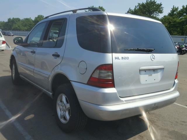 4JGAB54E81A252233 - 2001 MERCEDES-BENZ ML 320 SILVER photo 3