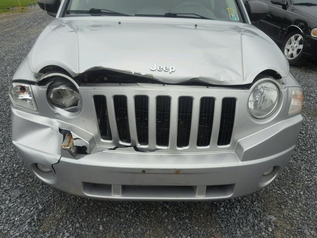 1J4NF4FB3AD584774 - 2010 JEEP COMPASS SP SILVER photo 7