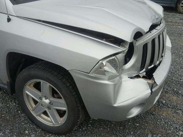 1J4NF4FB3AD584774 - 2010 JEEP COMPASS SP SILVER photo 9