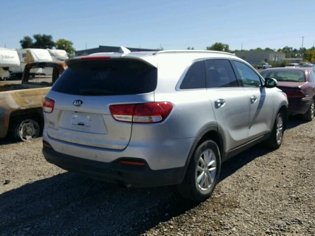 5XYPGDA53HG221030 - 2017 KIA SORENTO LX SILVER photo 4