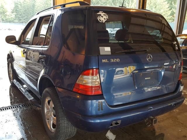 4JGAB54E81A265709 - 2001 MERCEDES-BENZ ML 320 BLUE photo 3