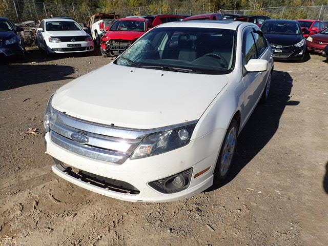 3FAHP0HA1AR264010 - 2010 FORD FUSION SE WHITE photo 2