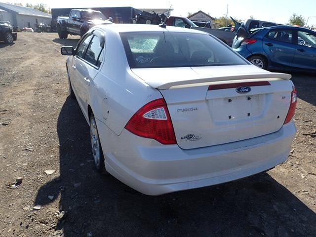 3FAHP0HA1AR264010 - 2010 FORD FUSION SE WHITE photo 3