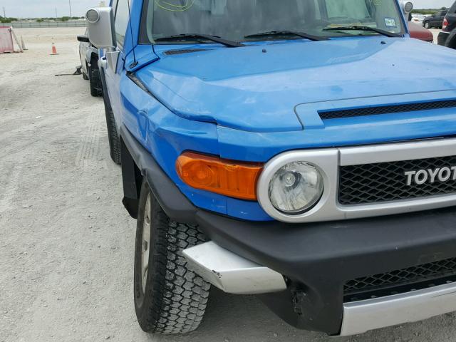 JTEZU11F970011881 - 2007 TOYOTA FJ CRUISER BLUE photo 9