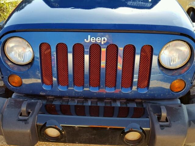 1J8GA59179L732165 - 2009 JEEP WRANGLER U BLUE photo 9