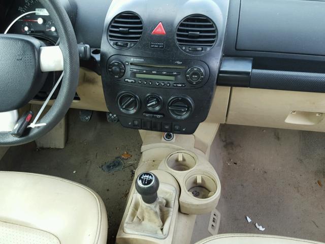 3VWCM31YX5M318426 - 2005 VOLKSWAGEN NEW BEETLE 米色 照片 9