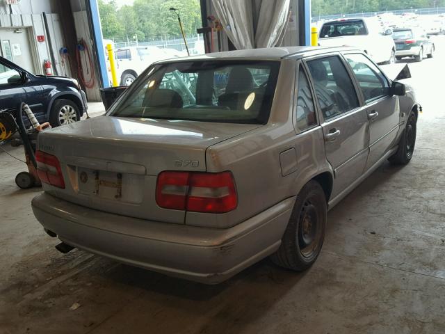 YV1LS55A6X2604246 - 1999 VOLVO S70 SILVER photo 4