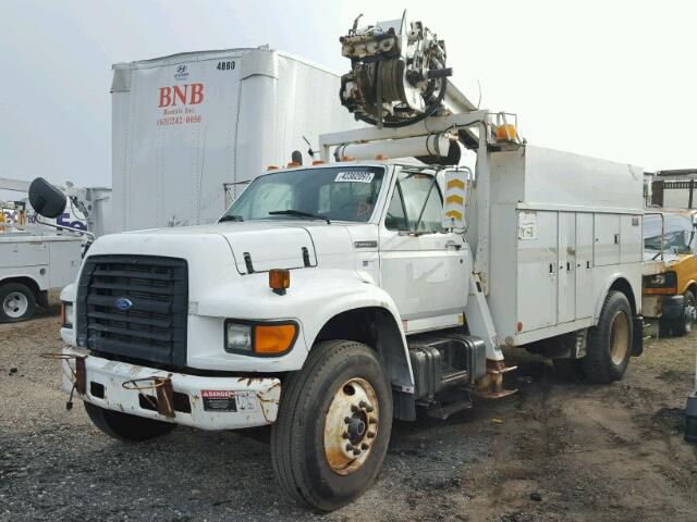 1FDXF80E4TVA18432 - 1996 FORD F800 WHITE photo 2