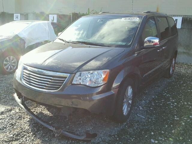 2C4RC1JG5FR727343 - 2015 CHRYSLER TOWN & COU GRAY photo 2