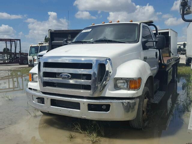 3FRNX6FC7AV270750 - 2010 FORD F650 SUPER WHITE photo 2