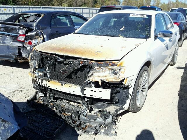 2C3CCAET7EH278382 - 2014 CHRYSLER 300C WHITE photo 2