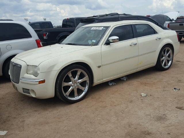 2C3JA63H65H101766 - 2005 CHRYSLER 300C CREAM photo 2