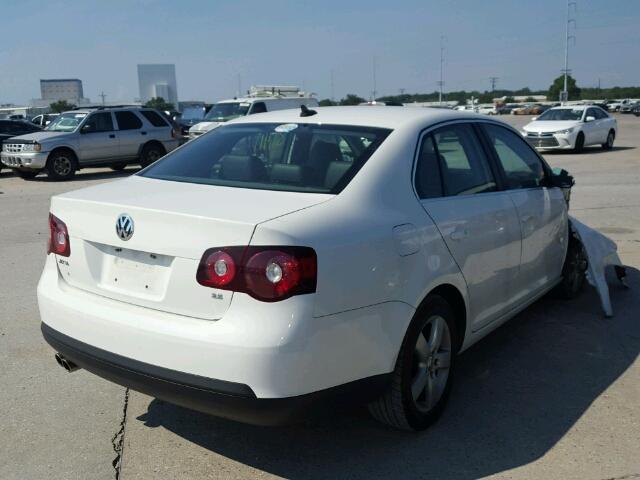 3VWRM71K79M085186 - 2009 VOLKSWAGEN JETTA WHITE photo 4