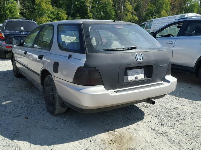 1HGCE1822TA006747 - 1996 HONDA ACCORD LX SILVER photo 3