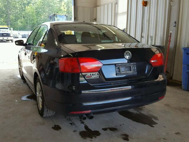 3VW2K7AJ1EM429202 - 2014 VOLKSWAGEN JETTA BASE შავი ფოტო 3