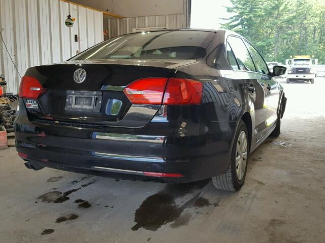 3VW2K7AJ1EM429202 - 2014 VOLKSWAGEN JETTA BASE შავი ფოტო 4