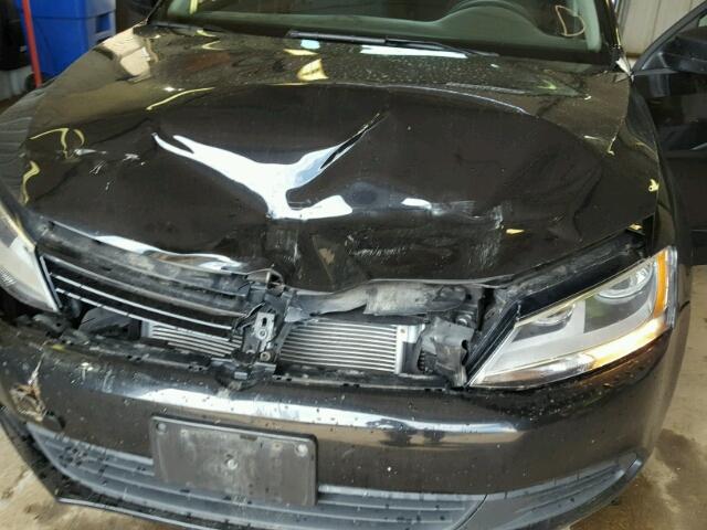 3VW2K7AJ1EM429202 - 2014 VOLKSWAGEN JETTA BASE შავი ფოტო 9