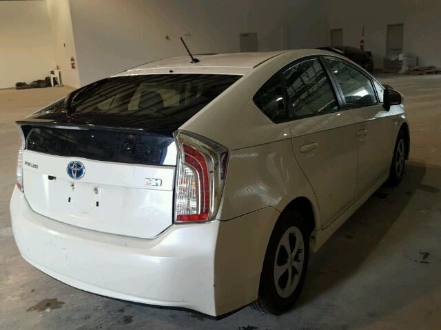 JTDKN3DU3E0378930 - 2014 TOYOTA PRIUS SILVER photo 4