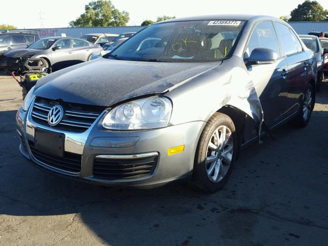 3VWRX7AJ0AM115731 - 2010 VOLKSWAGEN JETTA SE GRAY photo 2