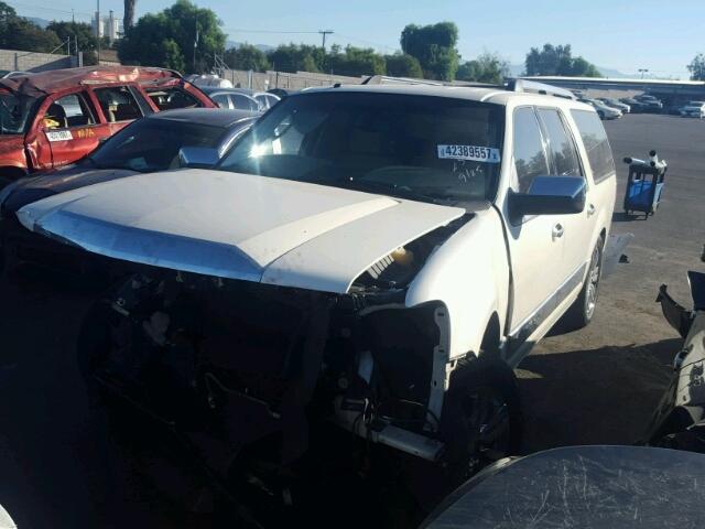 5LMFL27597LJ12831 - 2007 LINCOLN NAVIGATOR WHITE photo 2