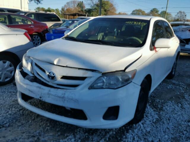 2T1BU4EE2BC566775 - 2011 TOYOTA COROLLA BA WHITE photo 2