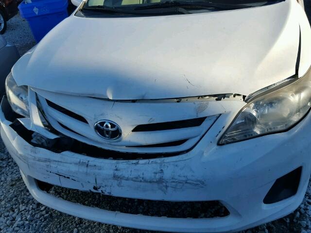 2T1BU4EE2BC566775 - 2011 TOYOTA COROLLA BA WHITE photo 7