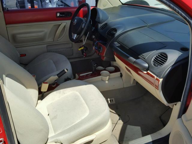 3VWBB61C4WM025422 - 1998 VOLKSWAGEN NEW BEETLE წითელი ფოტო 5