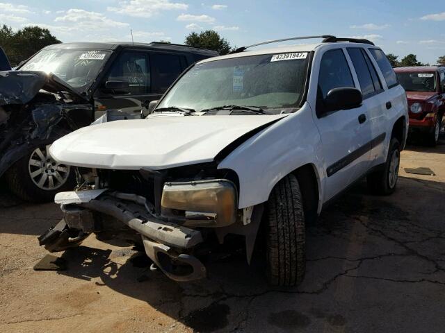 1GNDT13S332360732 - 2003 CHEVROLET TRAILBLAZE WHITE photo 2