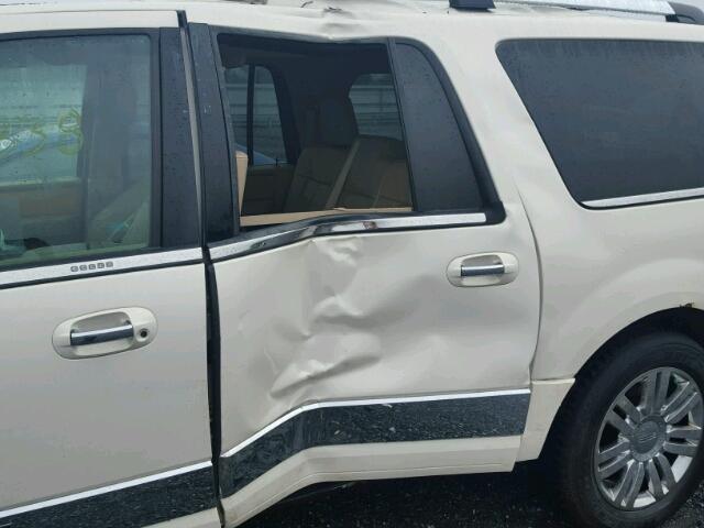 5LMFL28508LJ00051 - 2008 LINCOLN NAVIGATOR 白色 照片 9