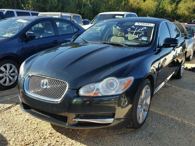 SAJWA0FBXBLR86902 - 2011 JAGUAR XF GREEN photo 2