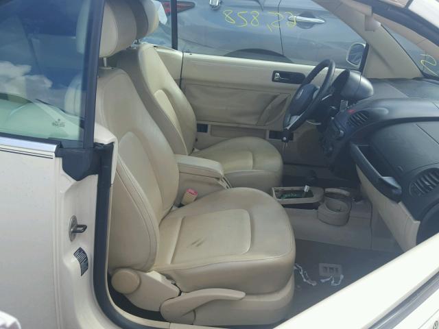 3VWCM31Y84M333750 - 2004 VOLKSWAGEN NEW BEETLE 米色 照片 5