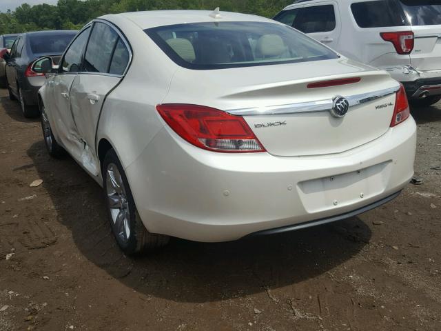 2G4GR5EK2C9133523 - 2012 BUICK REGAL WHITE photo 3